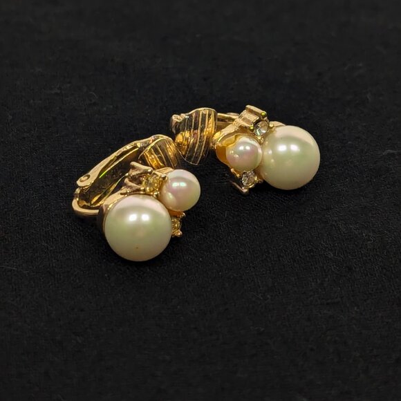 🔥BLACK FRIDAY🔥 DIOR Double Pearl and Gem Stones Gold Tone Earrings Clip-on - Picture 10 of 11